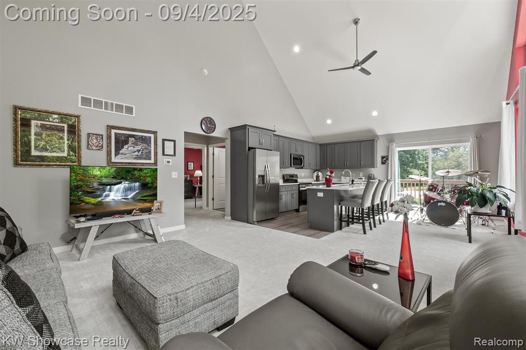 9760 Copper Ridge Drive, Fowlerville, MI 48836 — Photo 11
