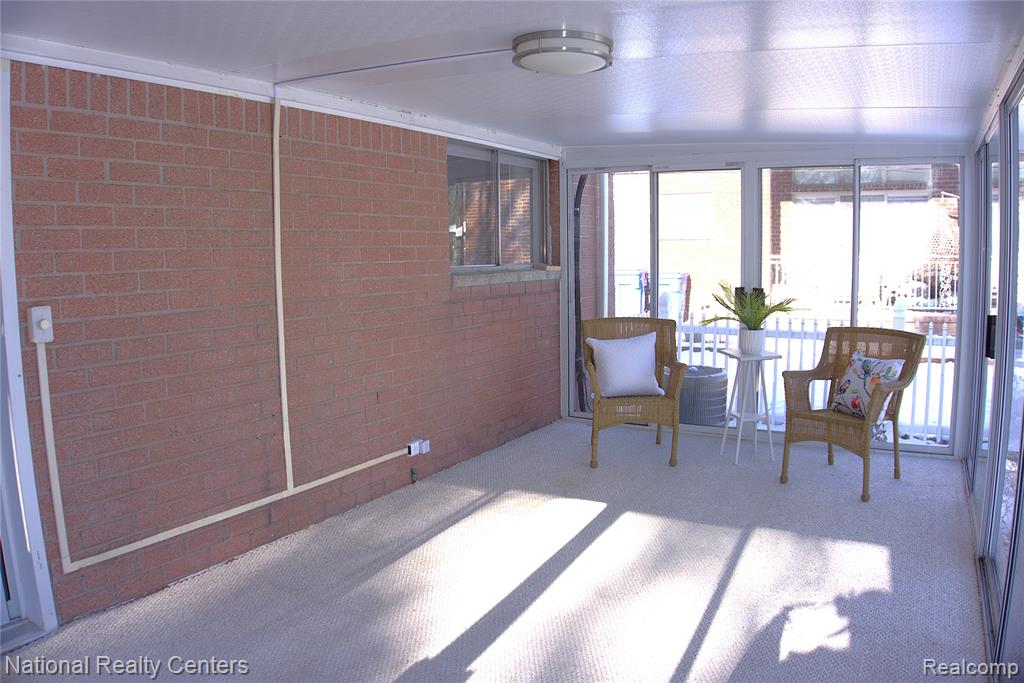 8074 Nightingale Street, Dearborn Heights, MI 48127 — Photo 19
