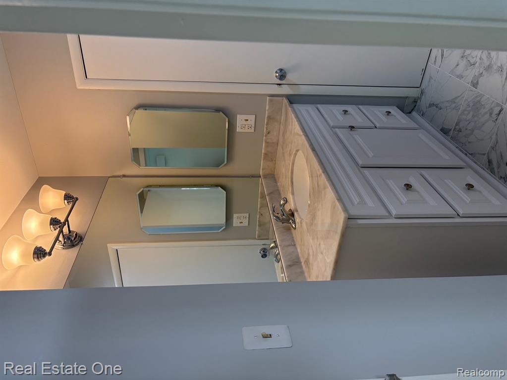 2961 Roundtree Drive, Troy, MI 48083 — Photo 20