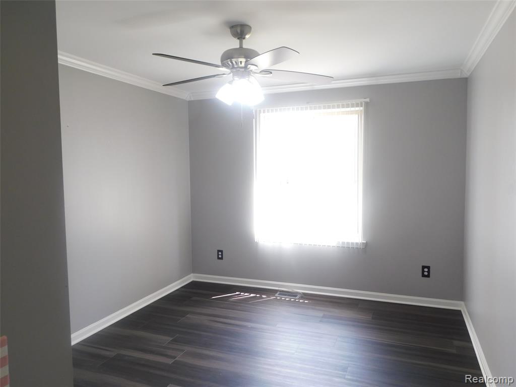 52025 HICKORY Drive, Chesterfield, MI 48047 — Photo 34