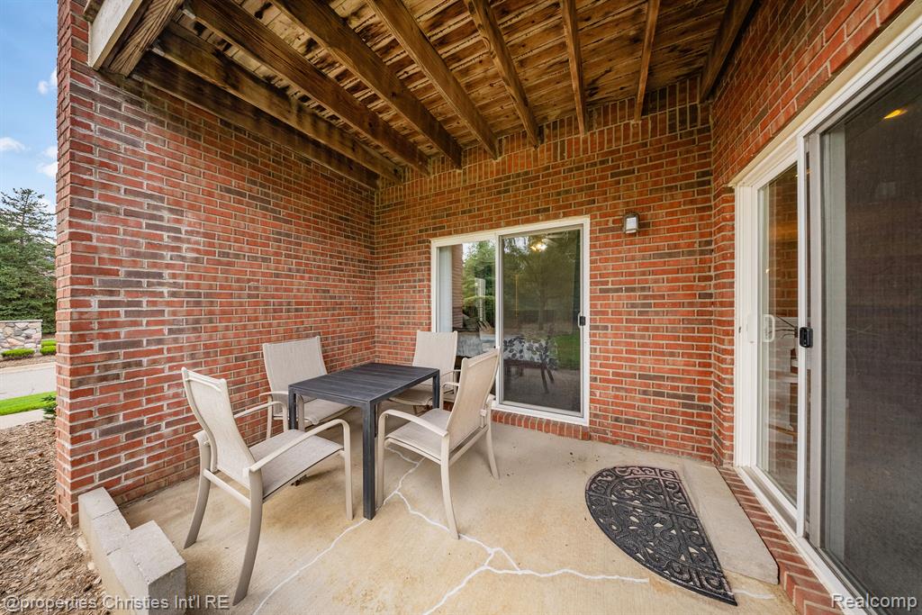 1758 FLAGSTONE Circle, 3, Rochester, MI 48307 — Photo 19