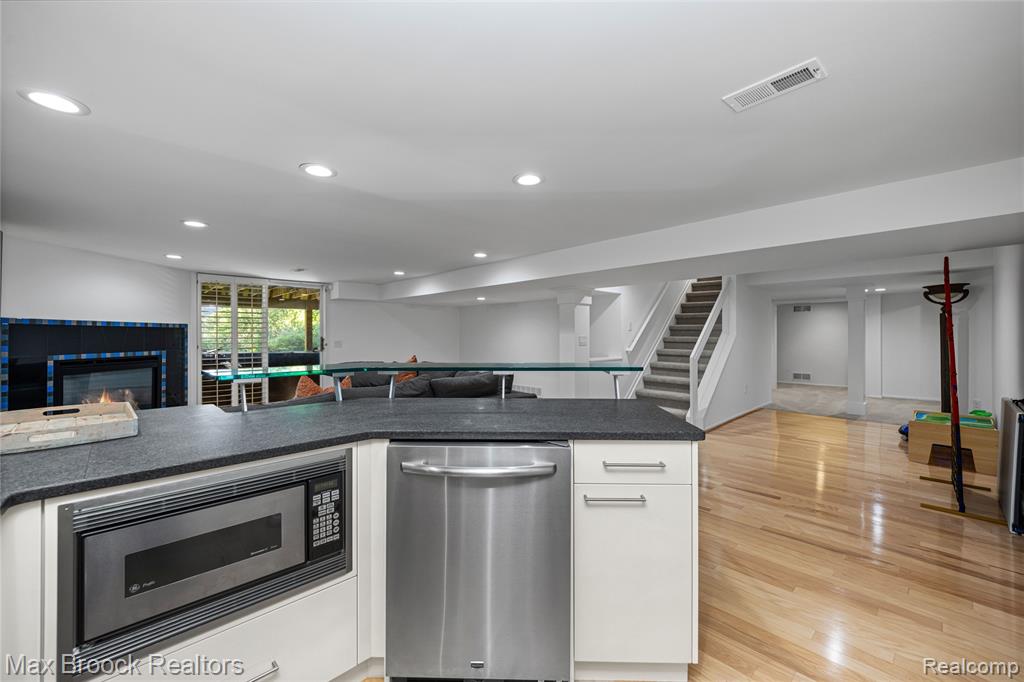 7102 Alta Vista Drive, West Bloomfield, MI — Photo 51