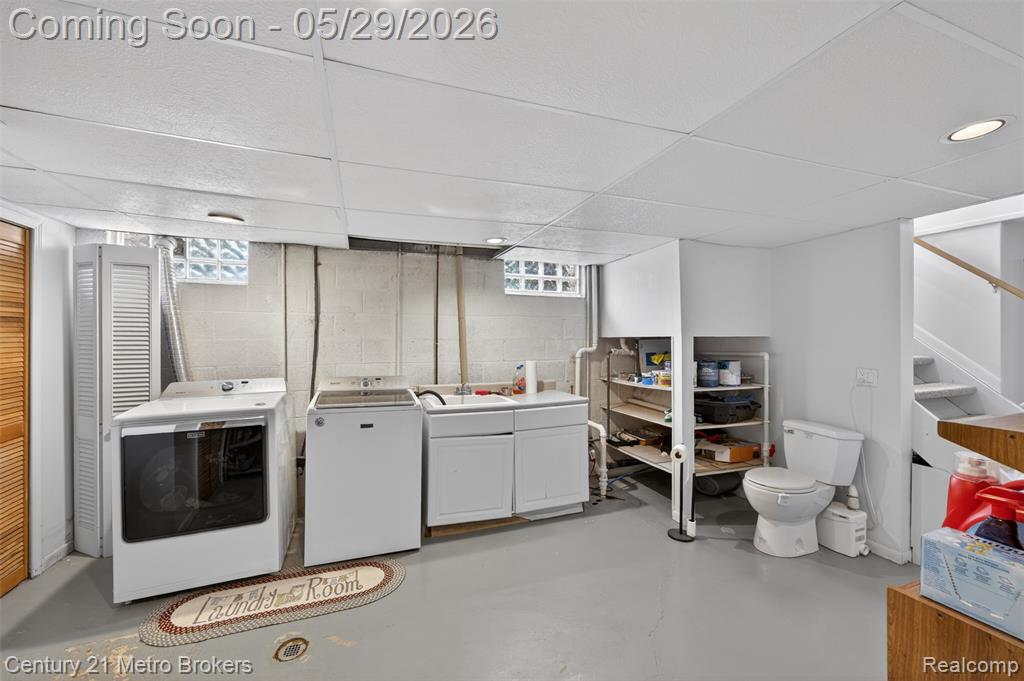 985 S Park Street, Highland, MI 48356 — Photo 35