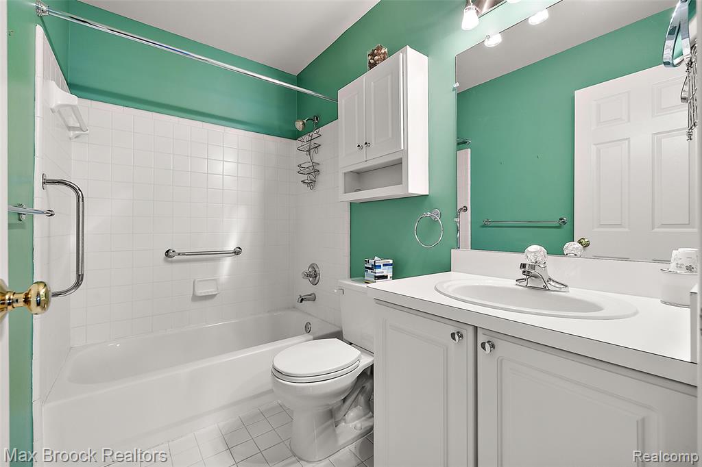 46784 Country Lane, Macomb, MI 48044 — Photo 16