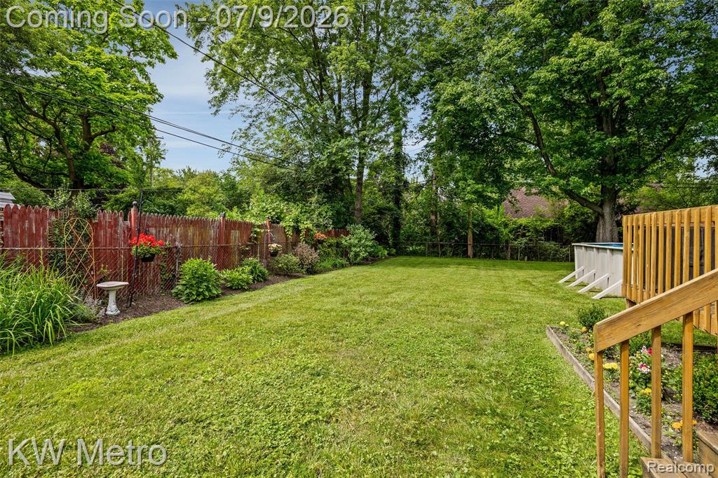 20665 Woodcrest Street, Harper Woods, MI 48225 — Photo 12