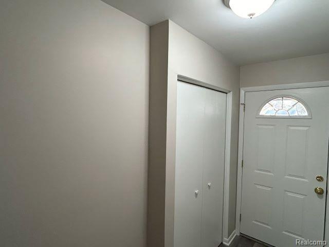 4117 MARYWOOD Drive, Troy, MI 48085 — Photo 2