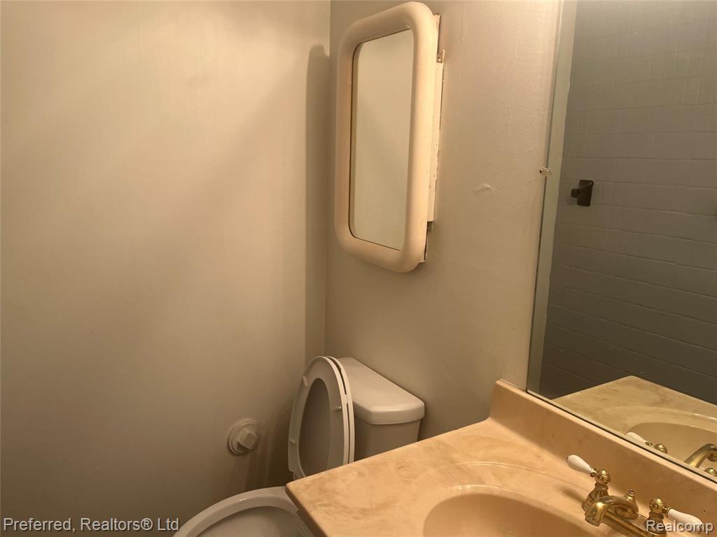 7482 Woodview Street, 1, Westland, MI — Photo 10