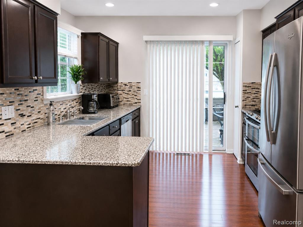 6606 Embers Court, West Bloomfield, MI — Photo 5