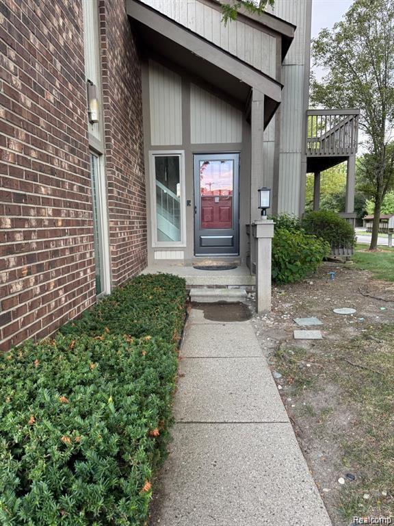 7490 S Brynmawr Court, West Bloomfield, MI — Photo 4