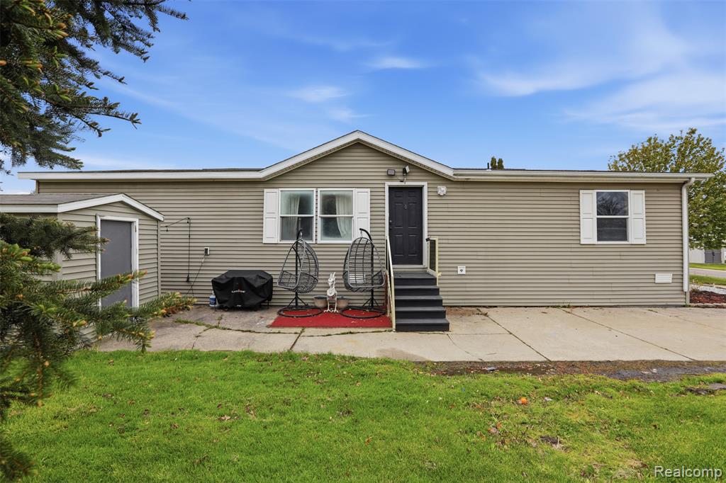 2700 Shimmons, Lot 121 Road, Auburn Hills, MI 48326 — front exterior