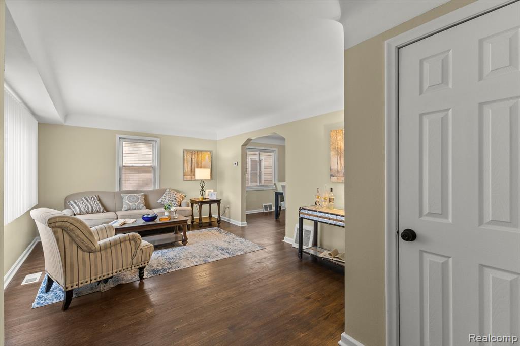 908 STEWART Avenue, Lincoln Park, MI 48146 — Photo 3