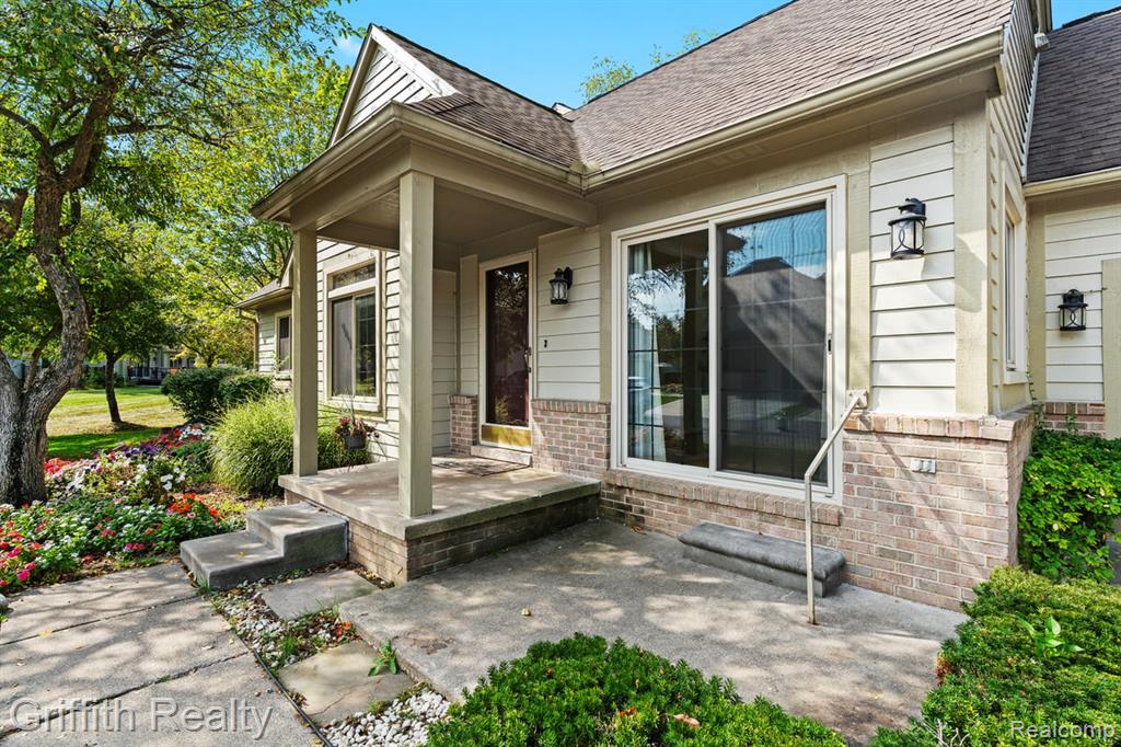 762 Elm Court, Wixom, MI 48393 — Photo 3