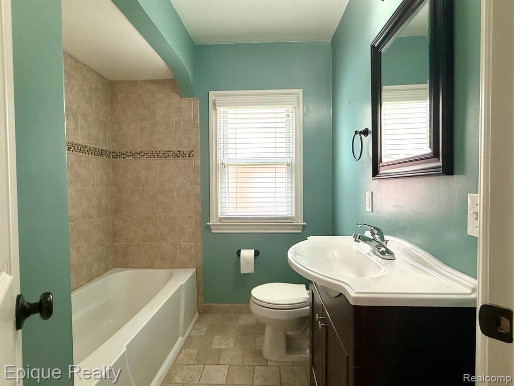 1846 Oakshire Avenue, Berkley, MI 48072 — Photo 18