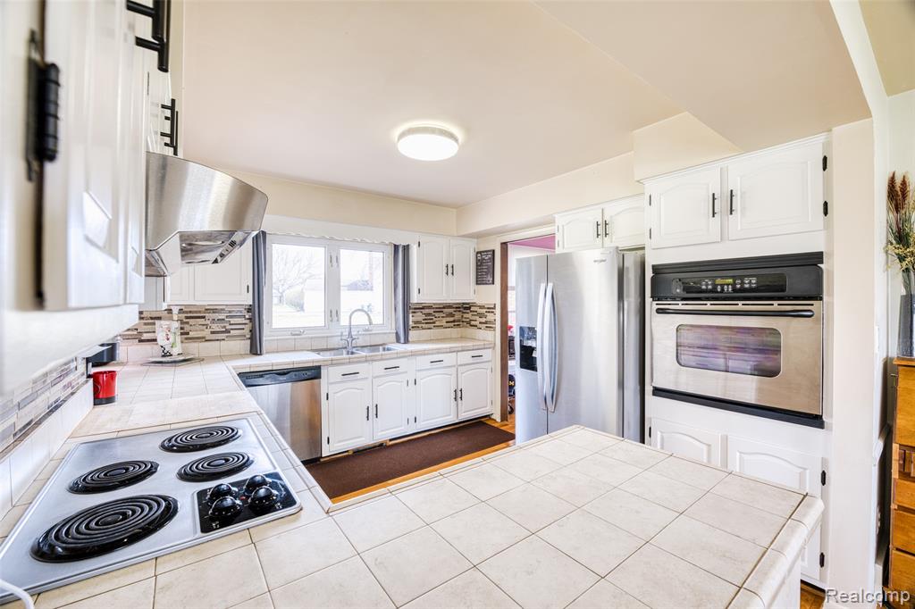 41862 Baintree Circle, Northville, MI 48168 — Photo 3
