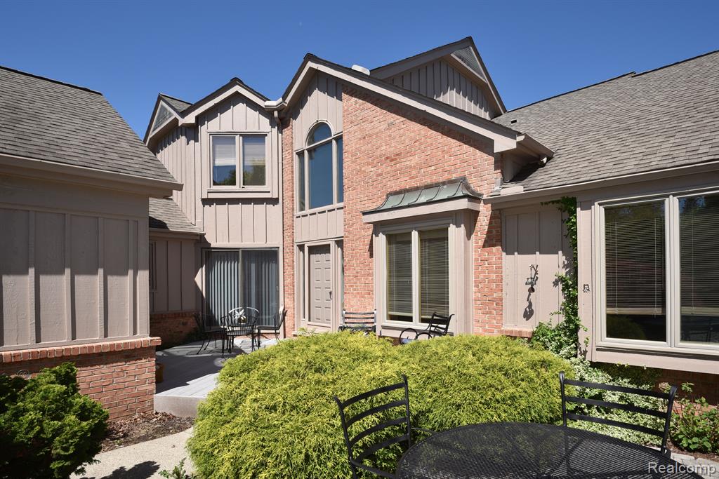 37738 AMBER Drive, Farmington Hills, MI 48331 — Photo 3
