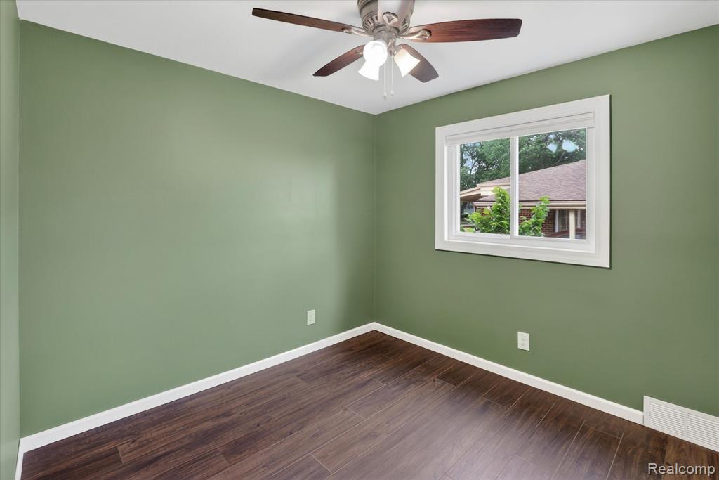 18514 Ray Street, Riverview, MI 48193 — Photo 11