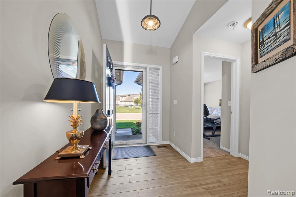 47302 Joanne Smith Lane, New Baltimore, MI — Photo 2