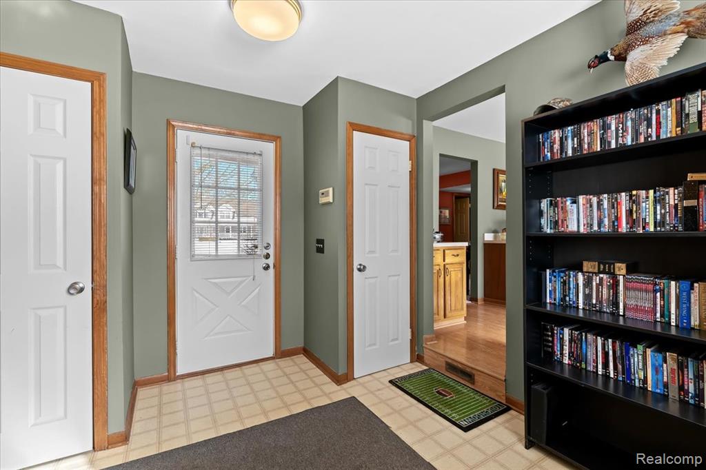 9112 Meadowdale Drive, Brighton, MI 48114 — Photo 23