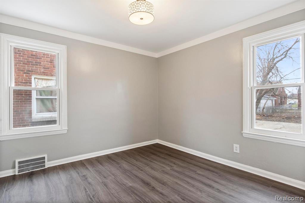 8131 COYLE Street, Detroit, MI 48228 — Photo 17