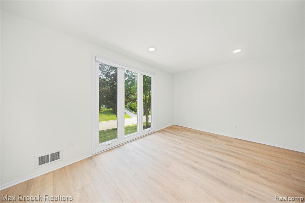4490 Strathdale Lane, West Bloomfield, MI 48323 — Photo 42