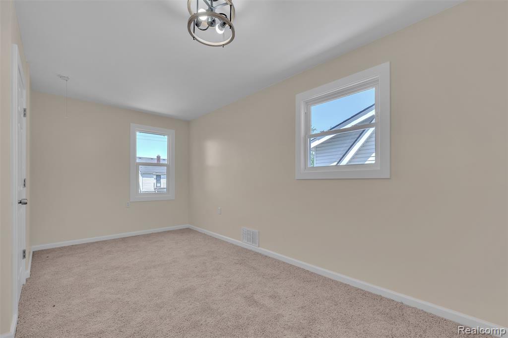 14521 SUSSEX Street, Detroit, MI 48227 — Photo 24