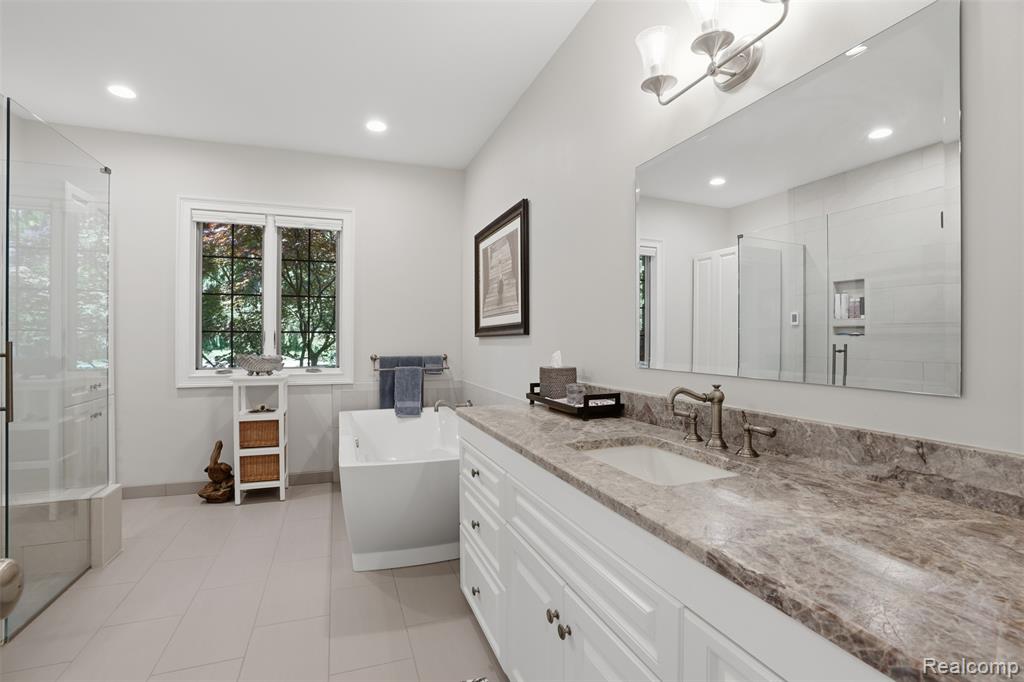 5483 Lake Ridge Drive, Brighton, MI 48116 — Photo 32