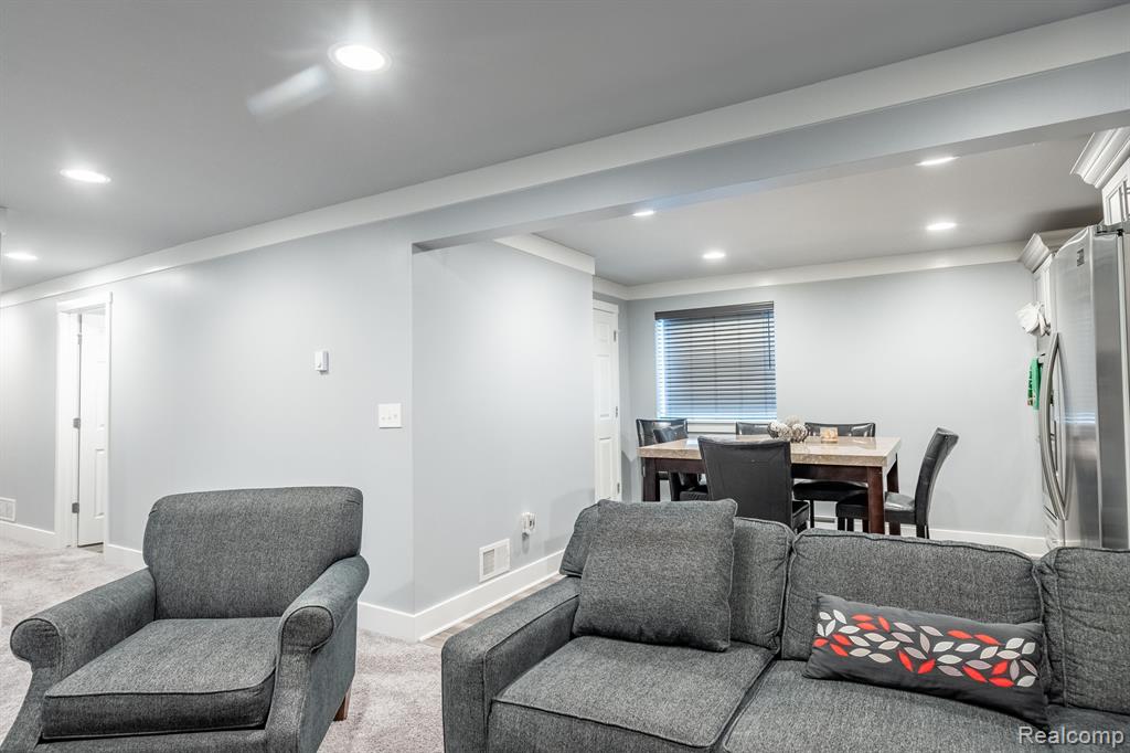 9595 NEUMANN Circle, Ypsilanti, MI 48197 — Photo 49