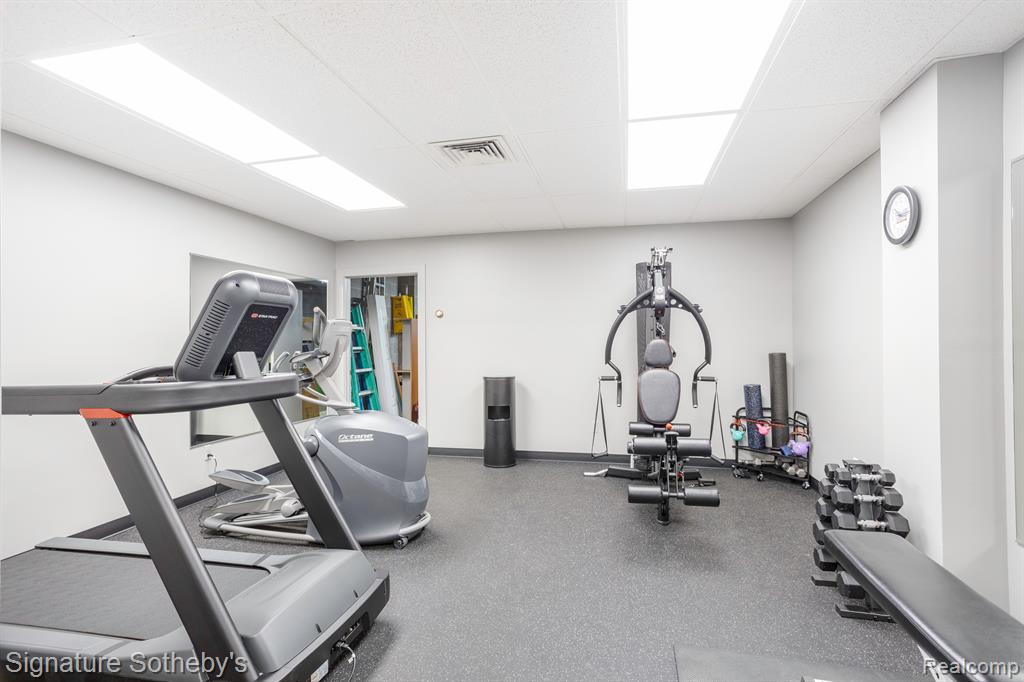600 W Brown Street, 301, Birmingham, MI 48009 — Photo 29