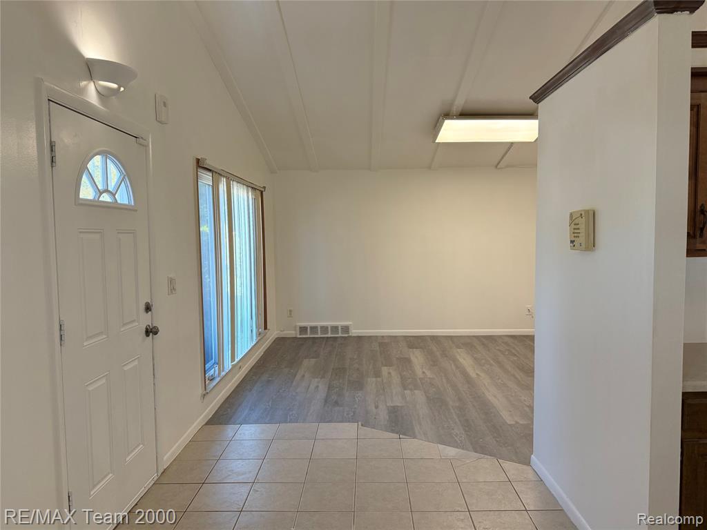 4665 Syracuse Street, Dearborn Heights, MI 48125 — Photo 10