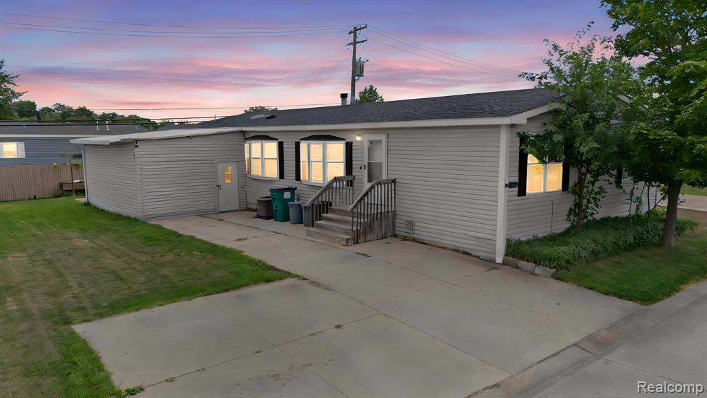 19921 Rhapsody, Clinton Twp, MI 48036