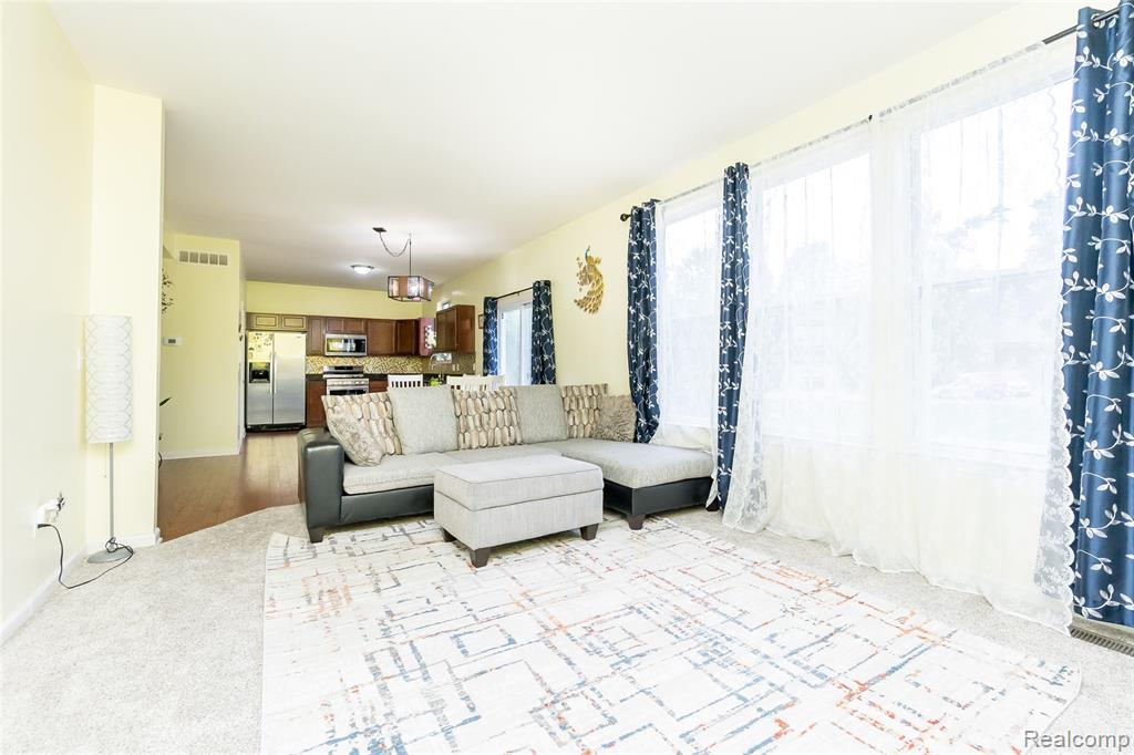 51224 Luke Lane, Novi, MI — Photo 16