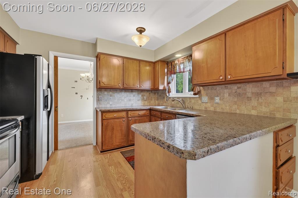 10379 Hegel Road, Goodrich Vlg, MI — Photo 14