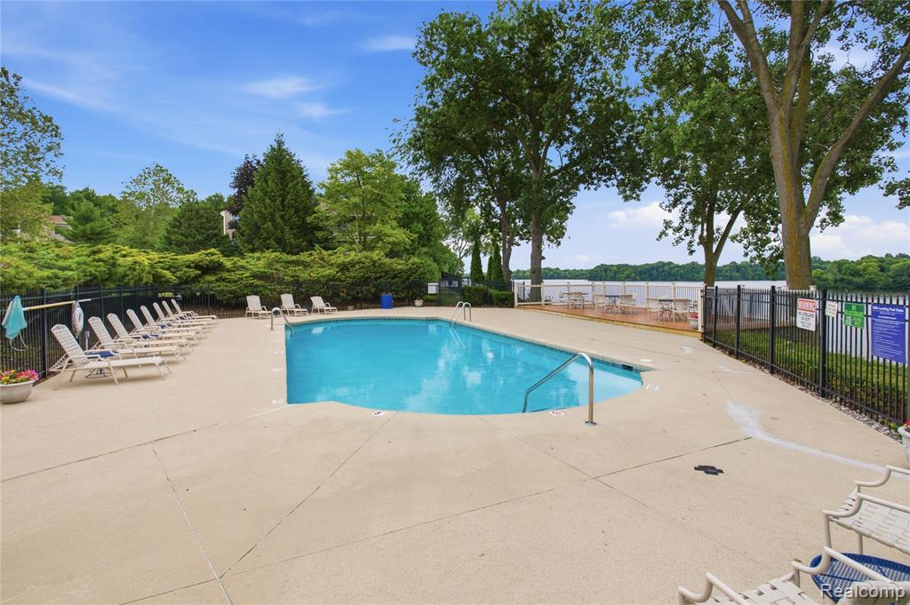 1695 Cliffs Landing, 302, Ypsilanti, MI 48198 — Photo 35