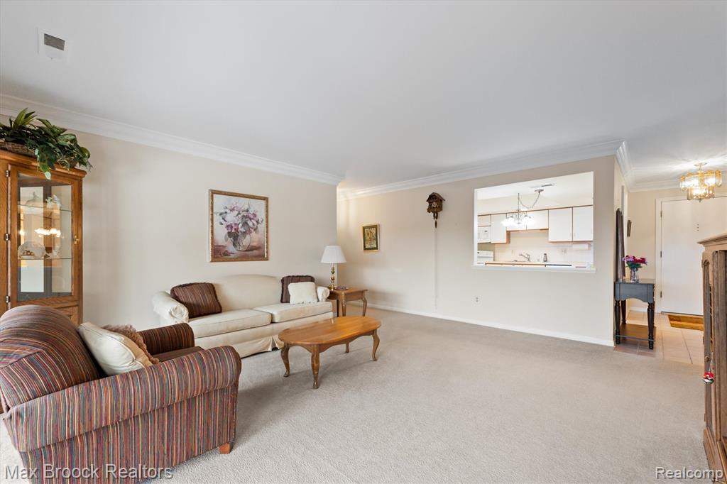 19710 W 13 Mile Road, 210, Beverly Hills, MI 48025 — Photo 12