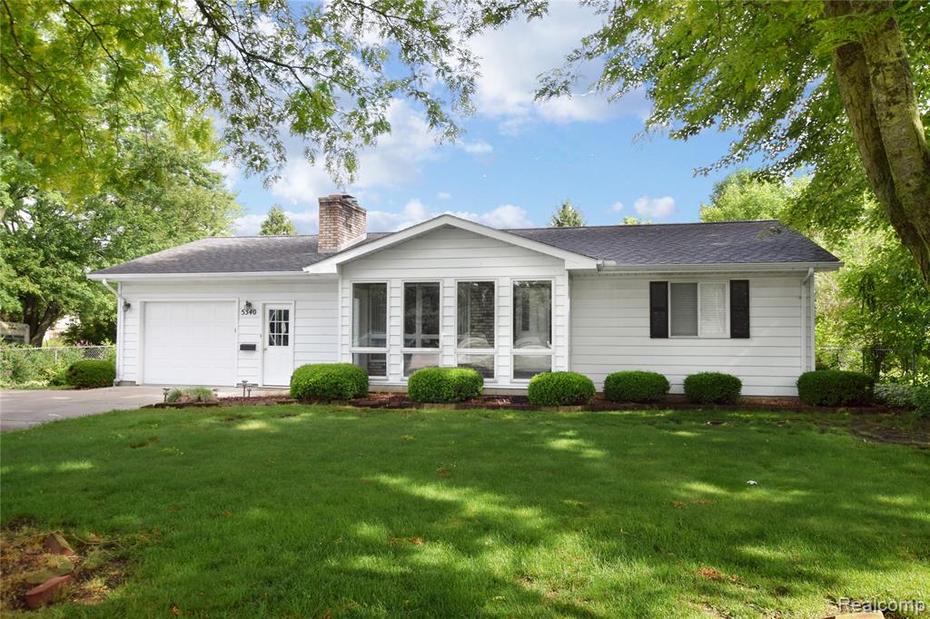 5340 Brobeck Street, Flint, MI 48532 — front exterior