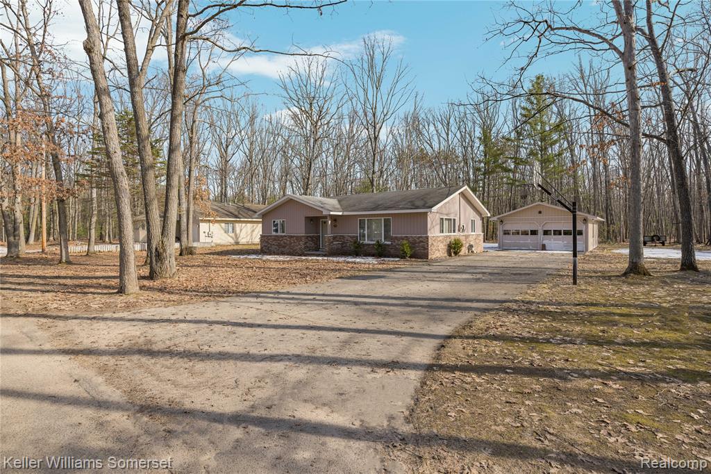 208 Hitchcock Avenue, Roscommon, MI 48653 — Photo 4