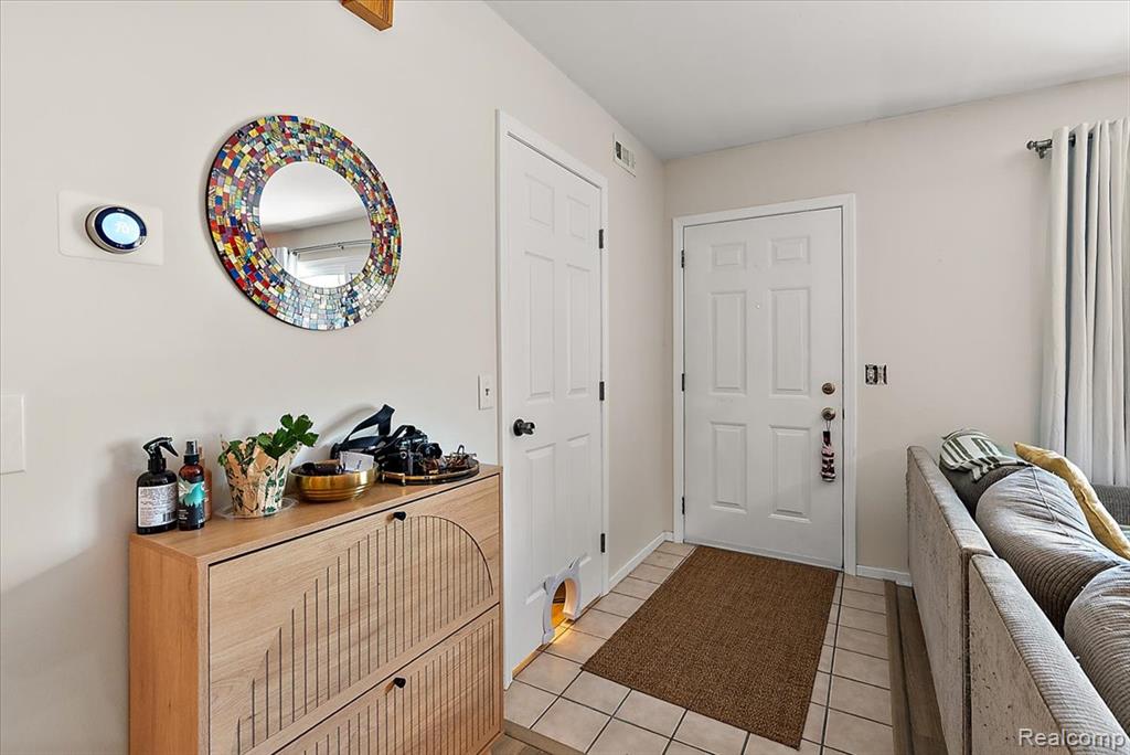 399 Spring Brooke Drive, Brighton, MI 48116 — Photo 8