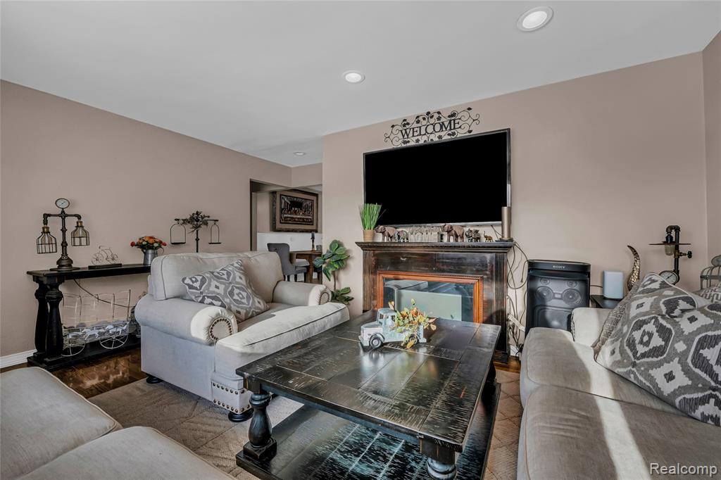 245 N Walnut Street, Mount Clemens, MI 48043 — Photo 5
