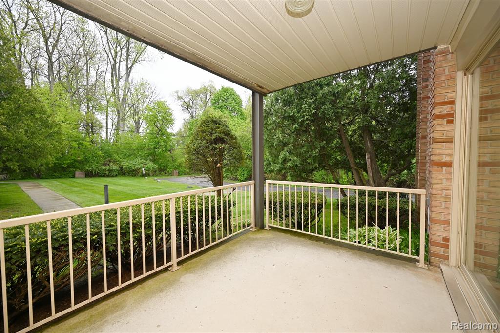 4043 W Maple, D 101, Bloomfield Hills, MI 48301 — Photo 8