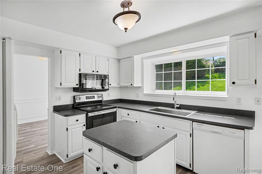 1797 Poppleton Drive, West Bloomfield, MI 48324 — Photo 10
