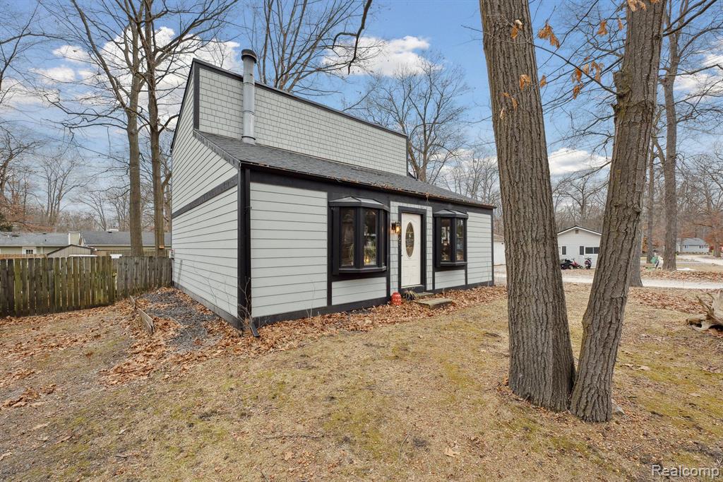 6491 WOODLAND Road, Whitmore Lake, MI 48189 — Photo 2