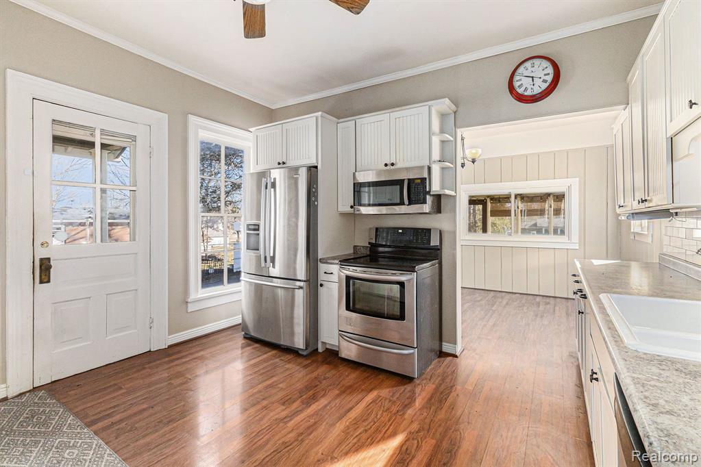 613 S EAST Street, Fenton, MI 48430 — Photo 4