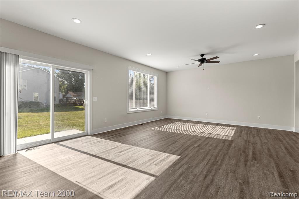 215 Clinton Street, Romeo, MI 48065 — Photo 9