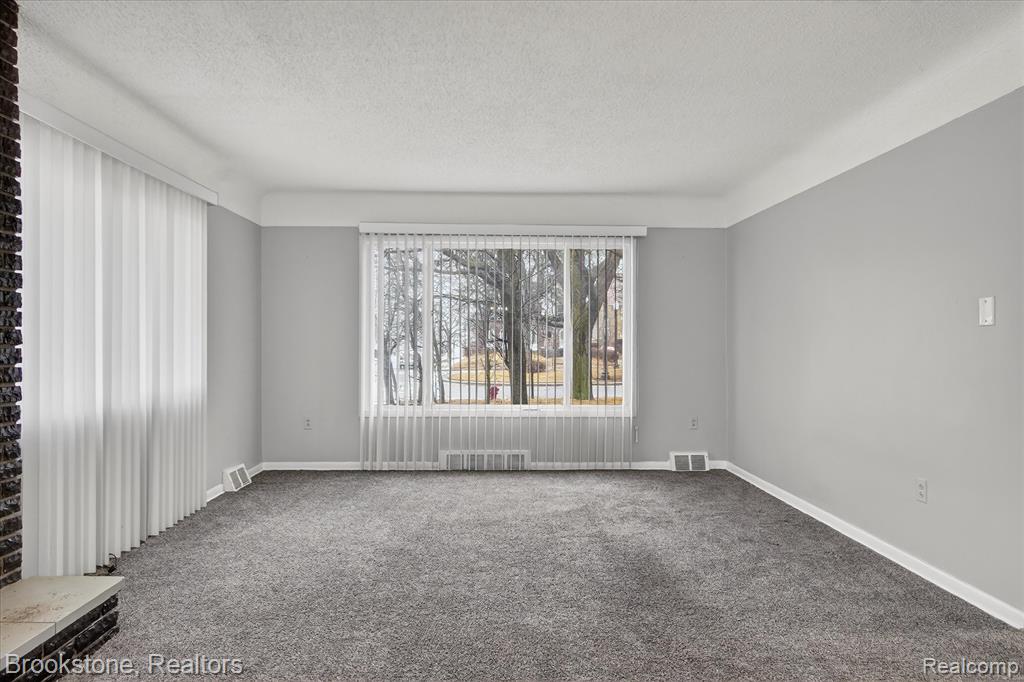 2555 W Boston Boulevard, Detroit, MI 48206 — Photo 5