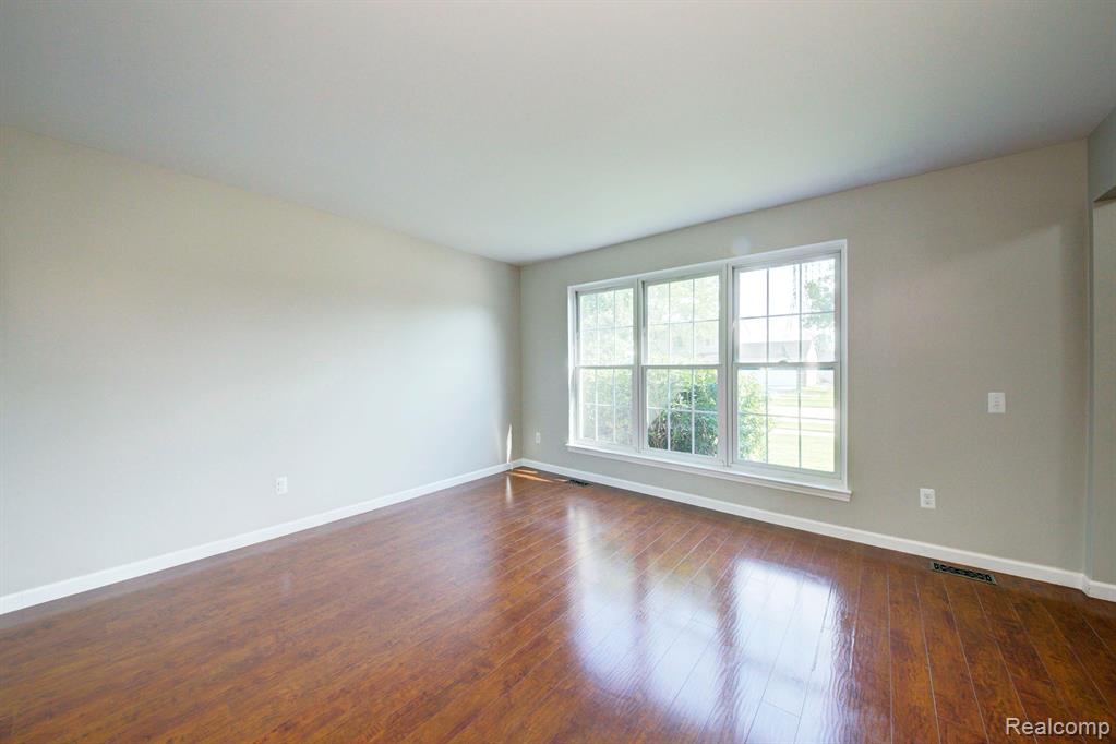 44914 FAIR OAKS Drive, Canton, MI 48187 — Photo 5
