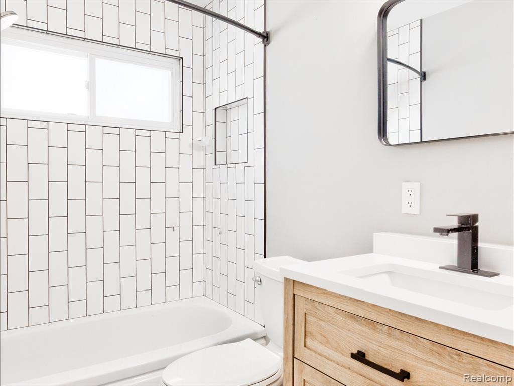 917 CAROLINA, Marysville, MI 48040 — Photo 17