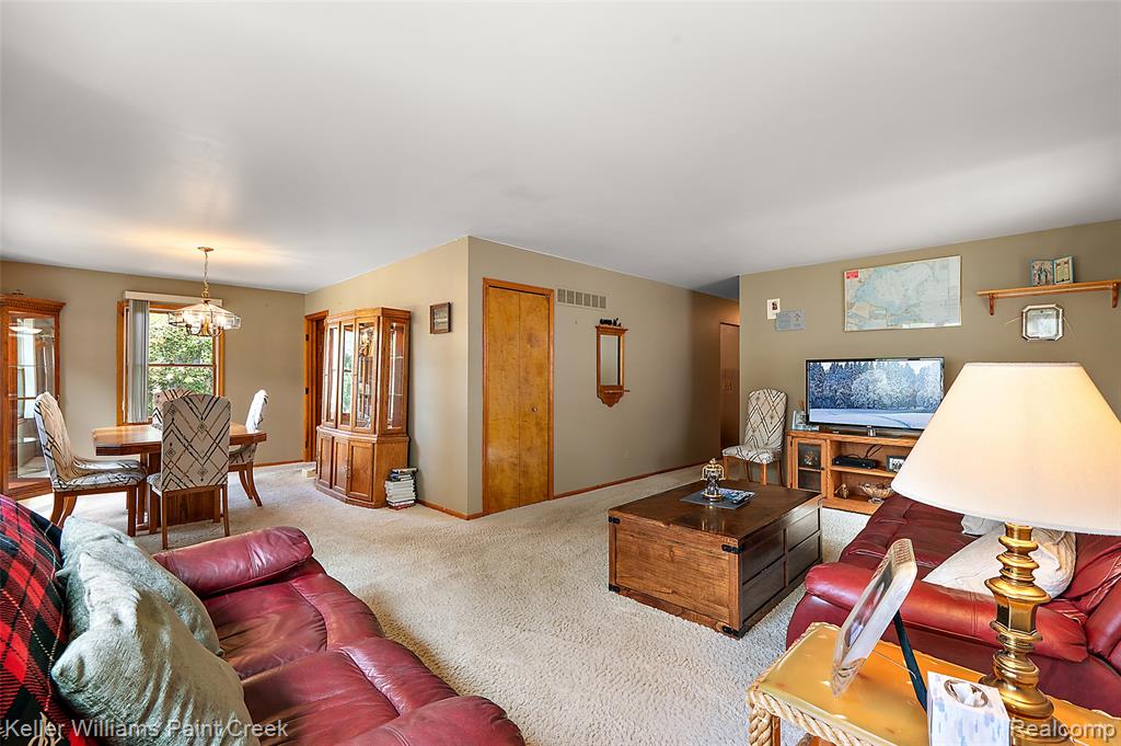 436 Orchard Street, Wyandotte, MI 48192 — Photo 8