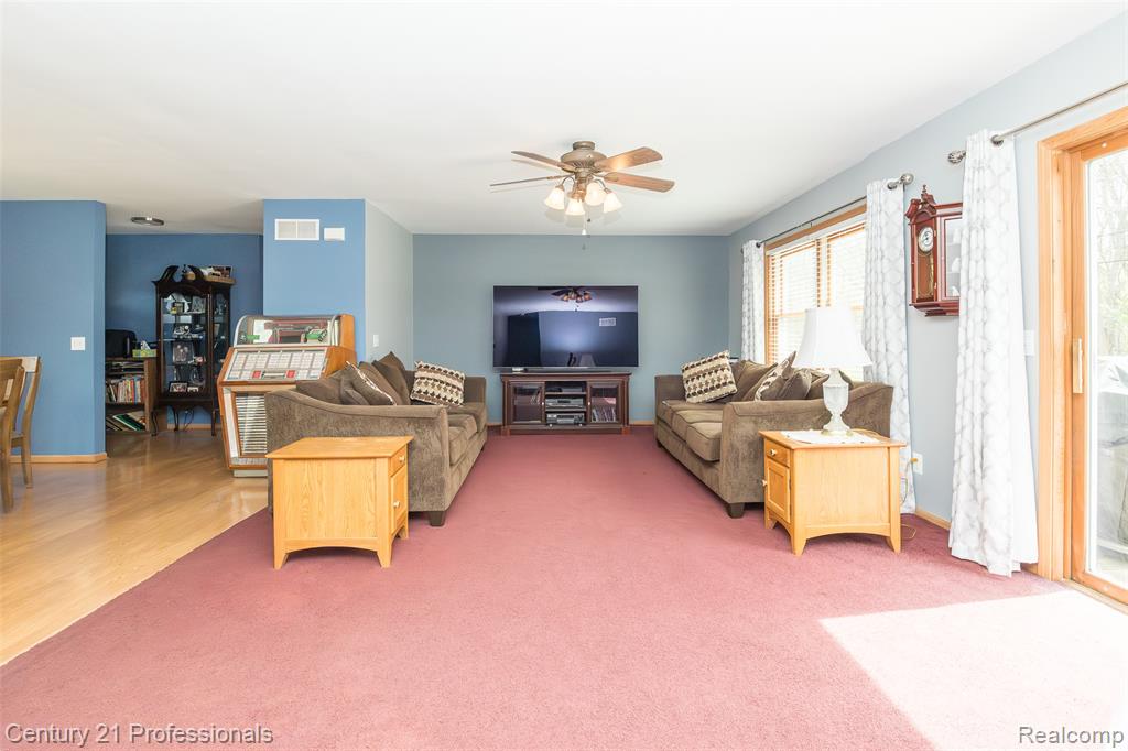 6591 Windiate Road, Waterford, MI 48329 — Photo 13