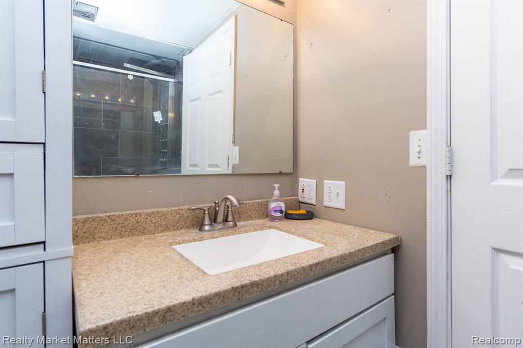 2543 Henry Road, Lapeer, MI 48446 — Photo 10