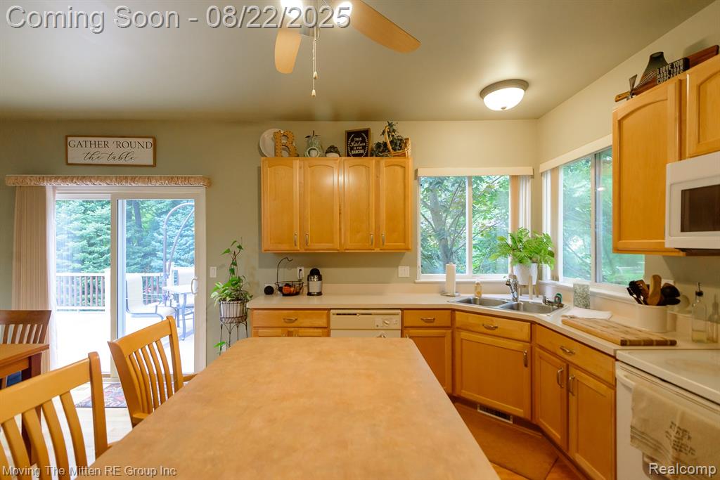 42782 Pond Ridge Lane, Van Buren, MI 48111 — Photo 15